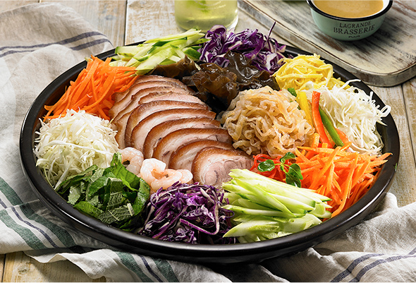 Jokbal with Jellyfish Salad